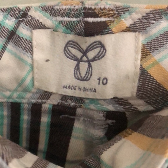 TNA Plaid Shorts Size 10 - Picture 4 of 4